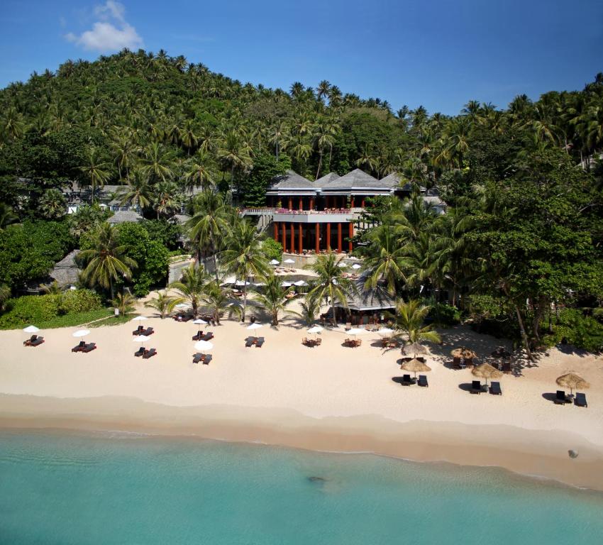 The Surin Phuket: A Luxurious Beachfront Escape